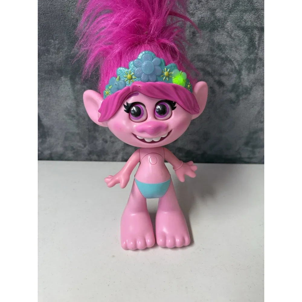 Trolls World Tour Dancing Interactive Poppy Doll & Moving Hair DreamWorks Works
